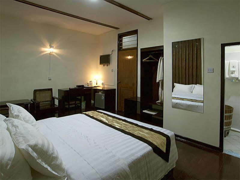 Aye Chan Thar Yangon Exterior foto