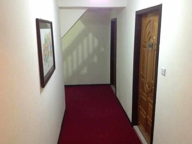 Aye Chan Thar Yangon Exterior foto